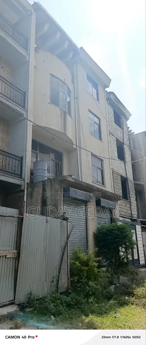 Furnished 6bdrm Townhouse/Terrace in Akaky Kaliti for sale