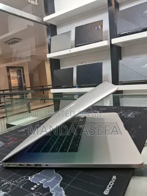 New Laptop Apple MacBook Pro 2015 16GB Intel Core I7 SSD 256GB