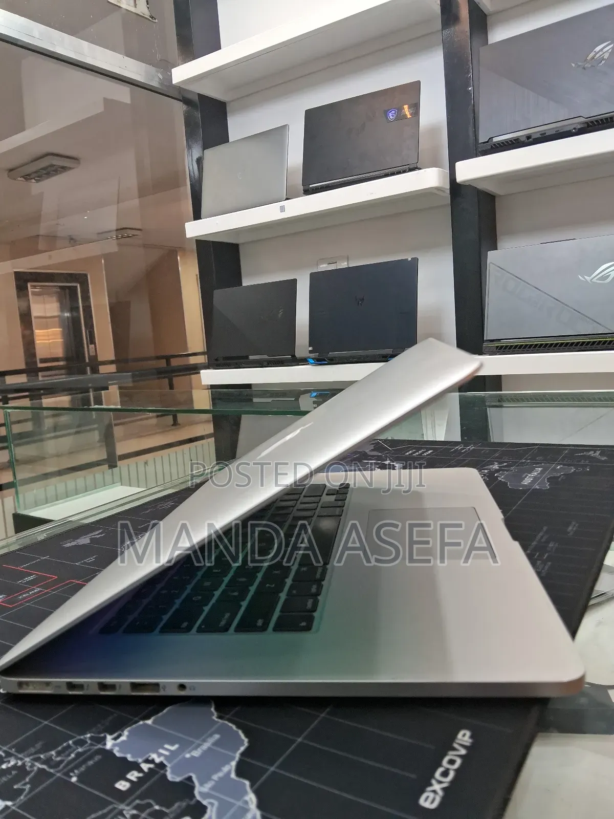 New Laptop Apple MacBook Pro 2015 16GB Intel Core I7 SSD 256GB