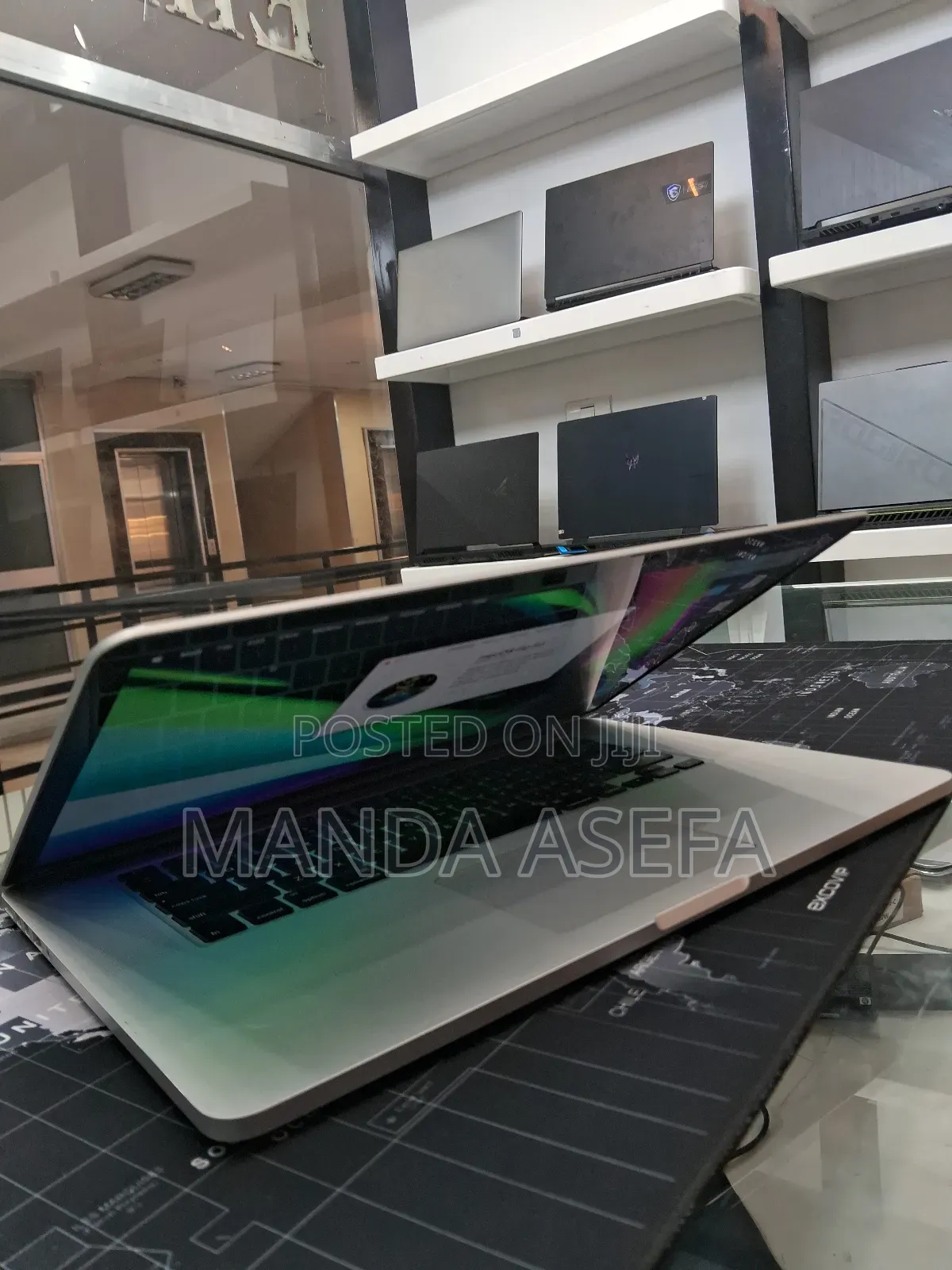 New Laptop Apple MacBook Pro 2015 16GB Intel Core I7 SSD 256GB