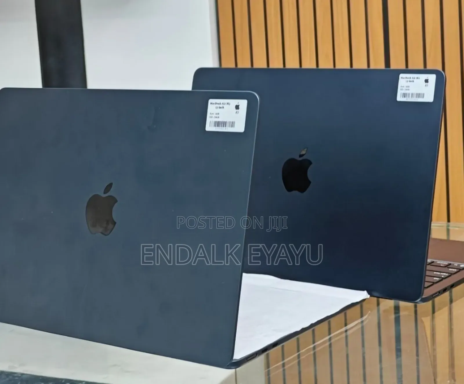 New Laptop Apple MacBook Air 2025 M4 13-Inch 16GB Apple M4 SSD 256GB