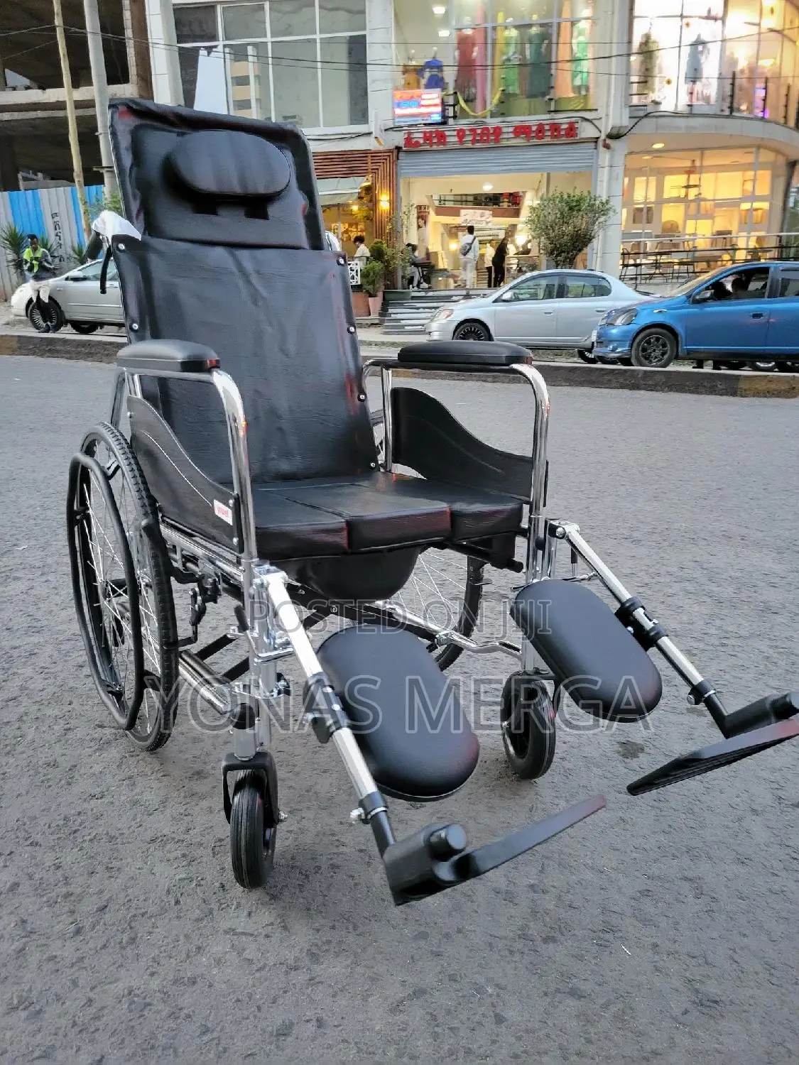 Multifunctional Wheelchair兕凹wheelchair With a Commode(Portable Toilet)