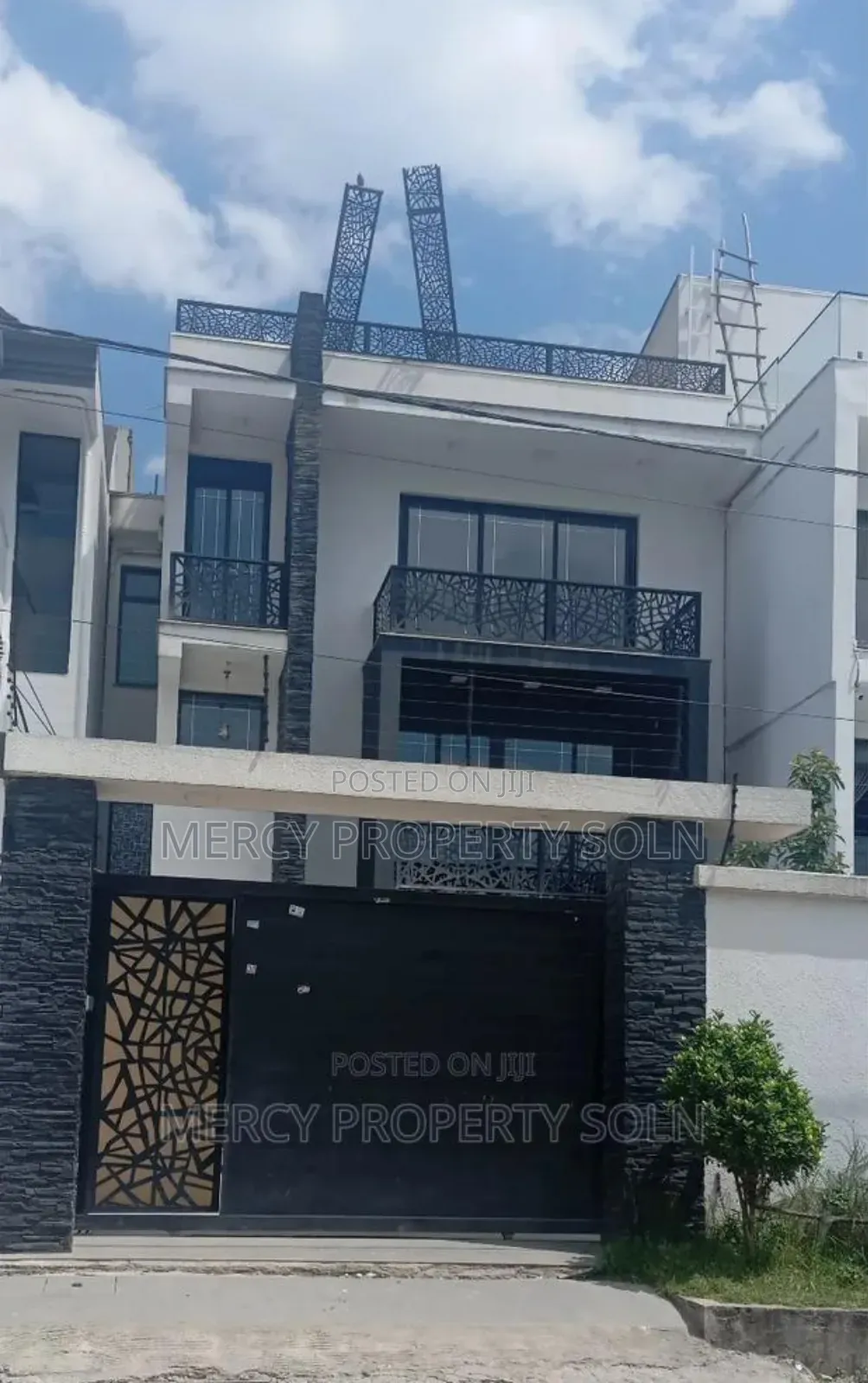 6bdrm House in Bole for sale