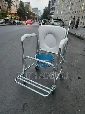 Photo - Commode Wheelchair朱槿commode Wheelchair轟炸commode Wheelchair胺我commode