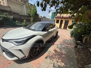 Toyota C-HR 2021 White