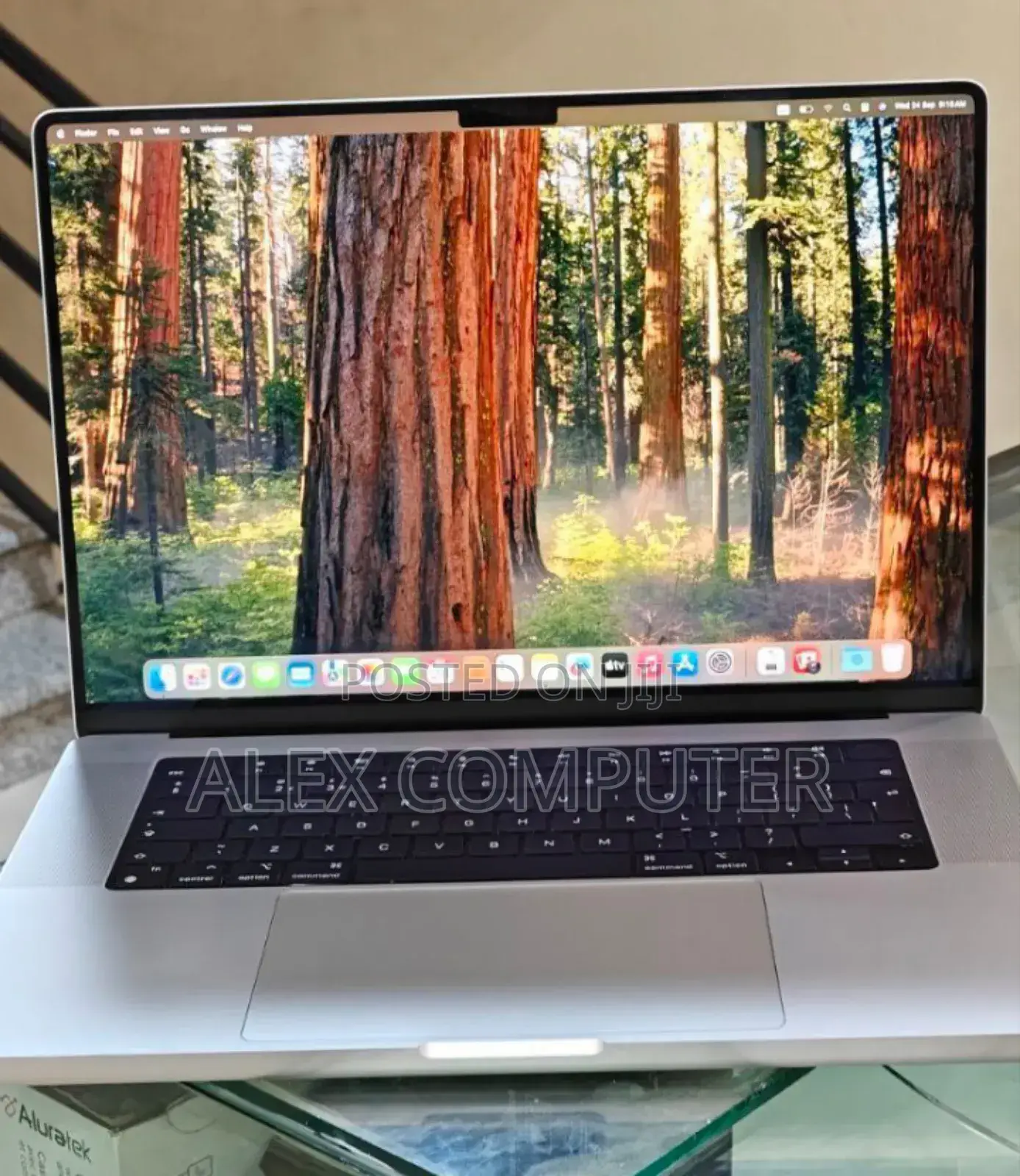 New Laptop Apple MacBook Pro M1 16GB Apple M1 Pro SSD 1T