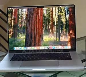 New Laptop Apple MacBook Pro M1 16GB Apple M1 Pro SSD 1T
