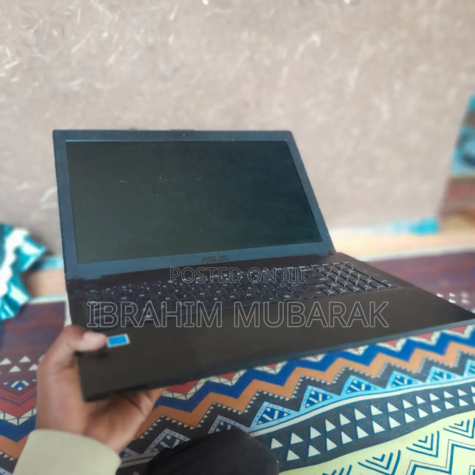 Laptop Asus VivoBook 15 X505BA 4GB Intel SSD 500GB