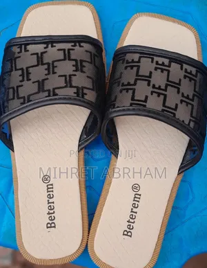 Photo - Trend Sandals