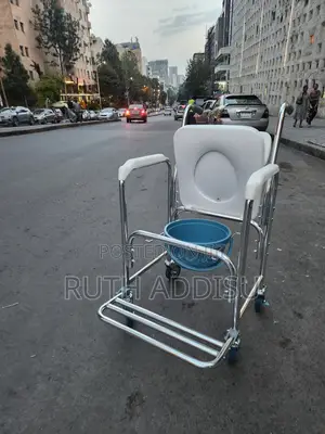 Photo - Wheelchair蝨你toilet Wheelchair輕鬆commode Wheelchair寄給wheelchair Medical