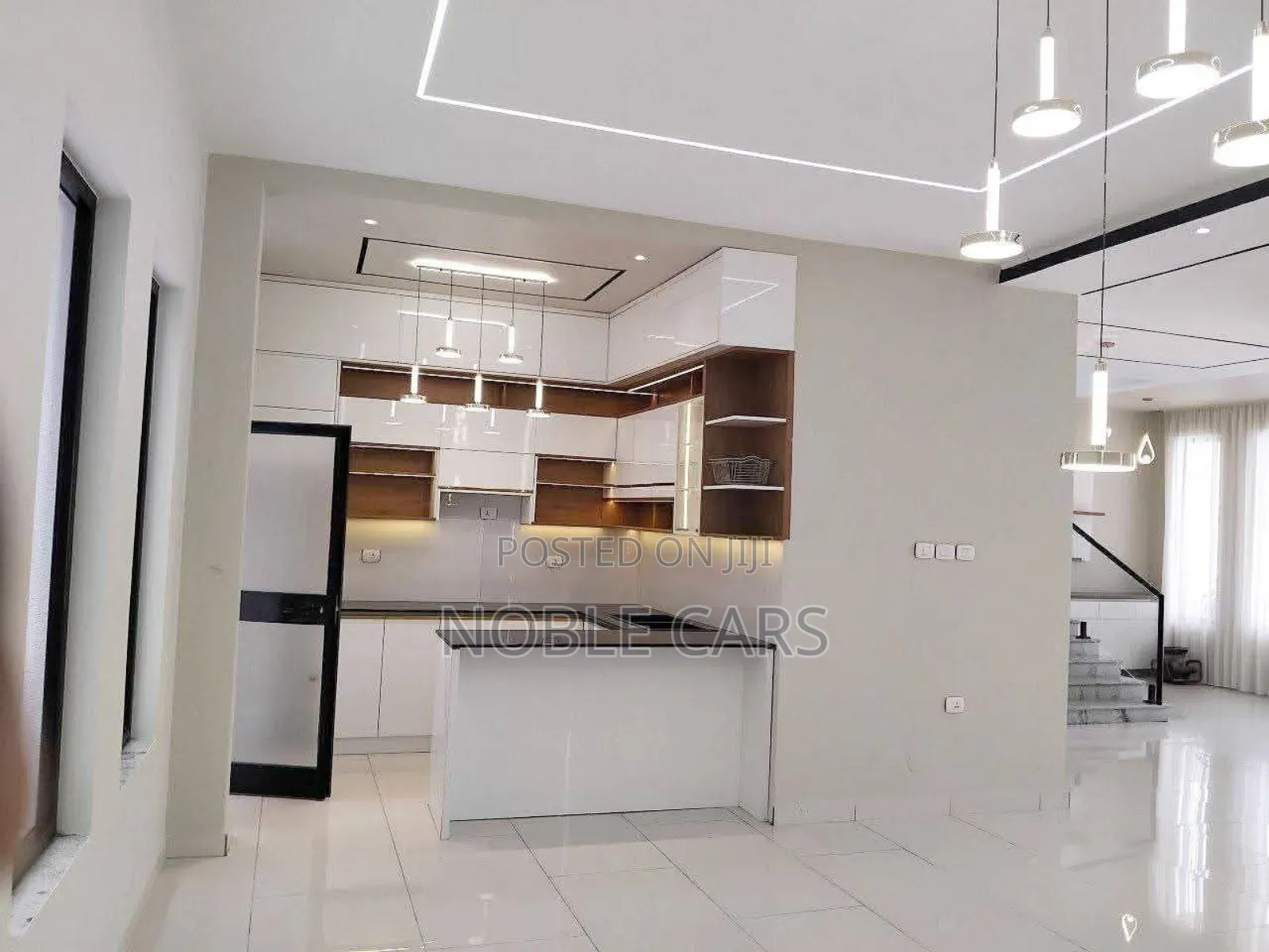 9bdrm Townhouse/Terrace in Yeka for sale