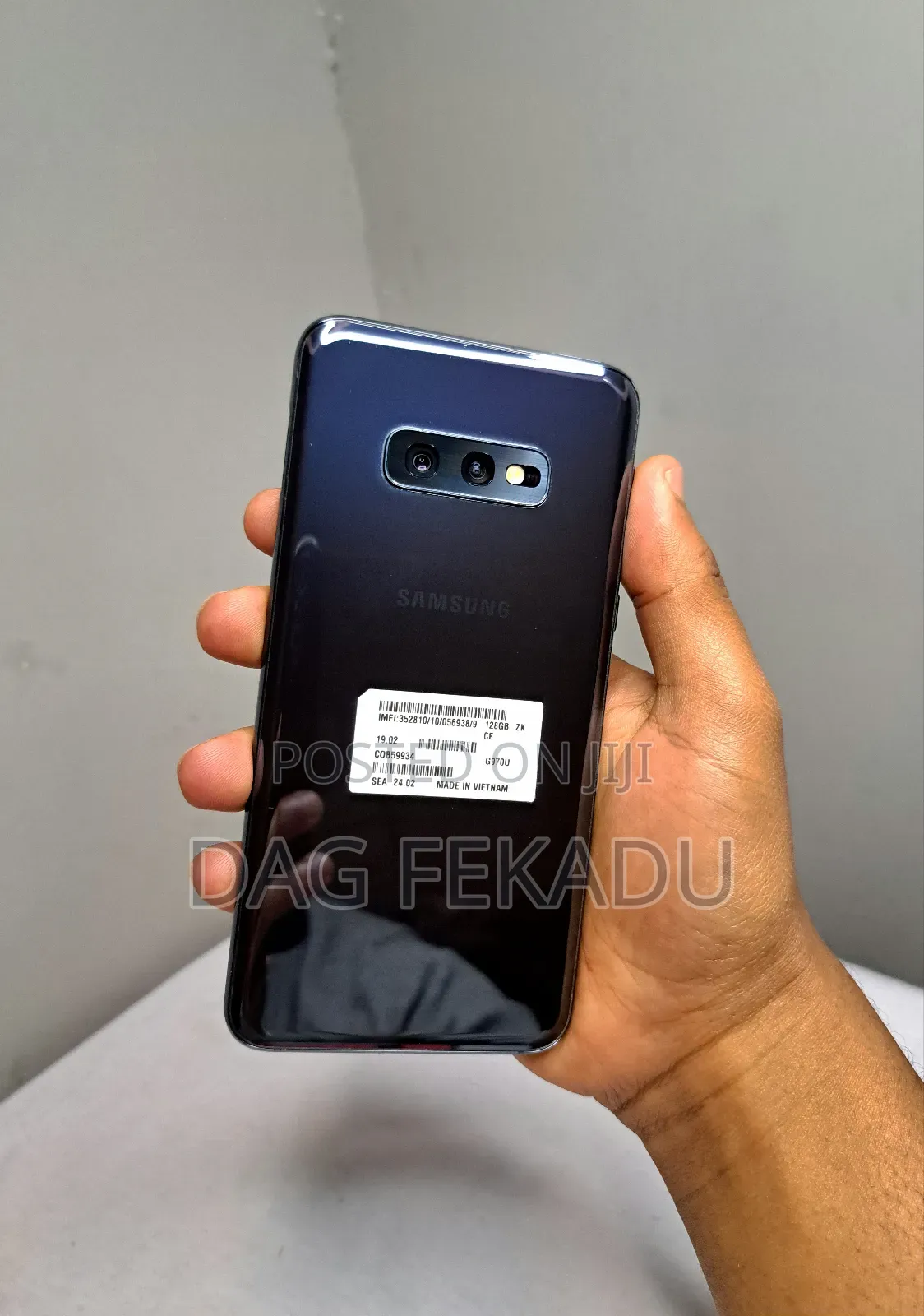 New Samsung Galaxy S10e 128 GB Black
