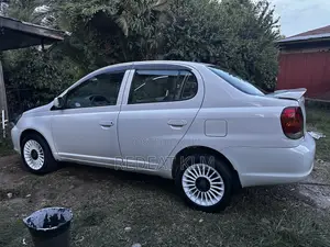 Toyota Platz 1.0 FWD 2005 White
