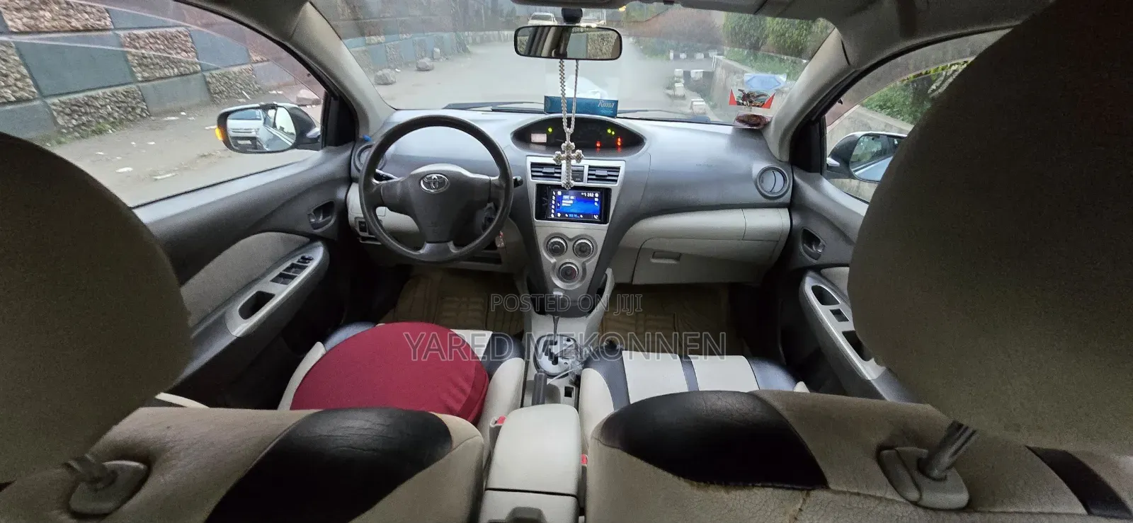 Toyota Yaris 2010 Silver