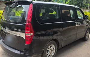 Hyundai Starex 2012 Black