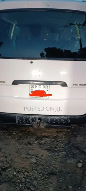 Toyota HiAce 2010 White