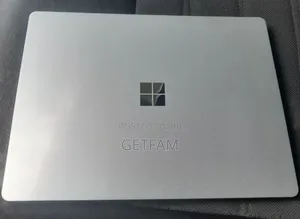New Laptop Microsoft Surface 8GB Intel Core I5 SSD 256GB