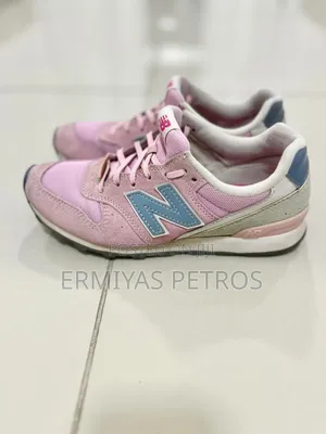 Photo - New Balance 996 Vintage Style Women’S Sneakers