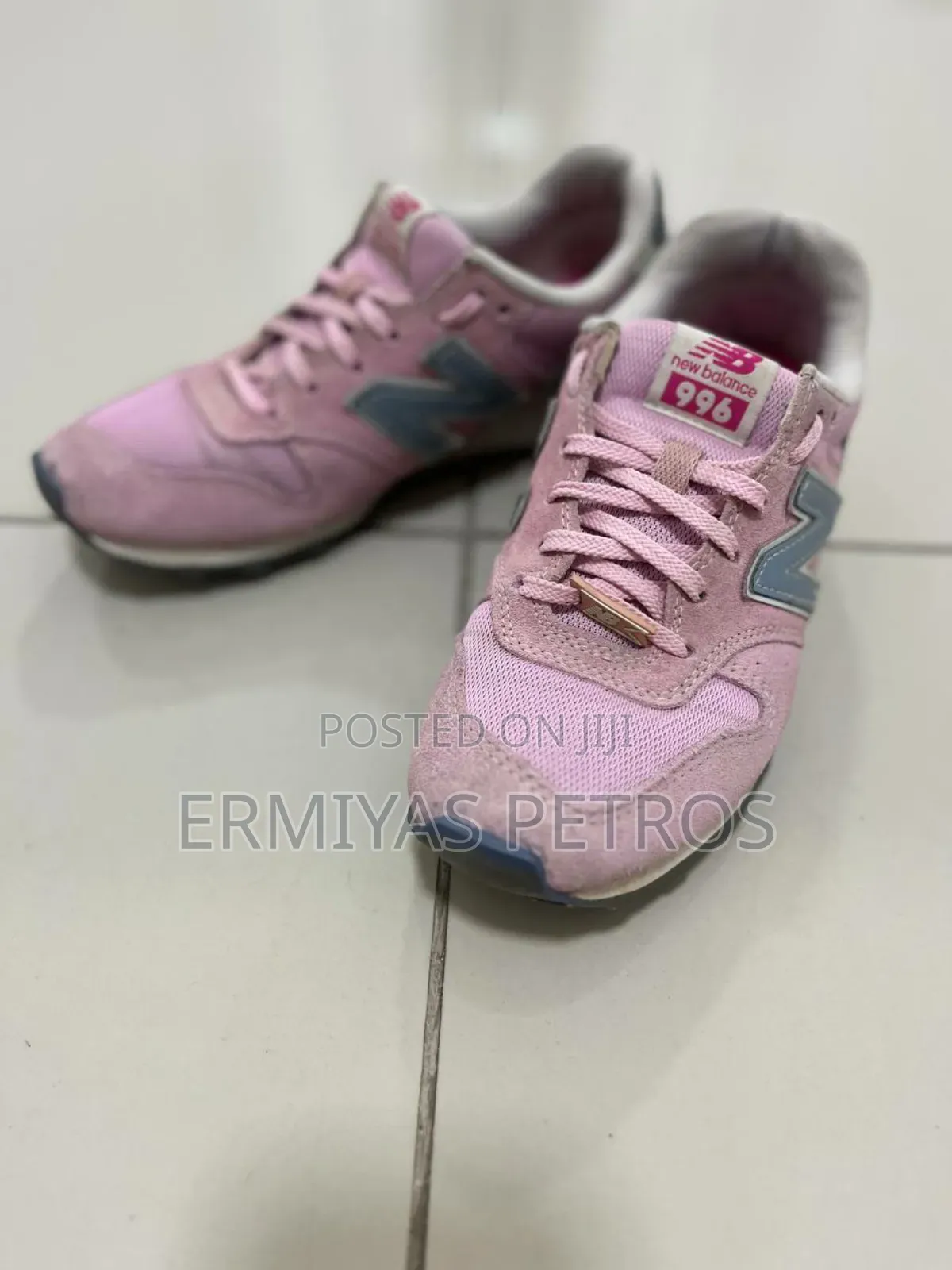 New Balance 996 Vintage Style Women’S Sneakers