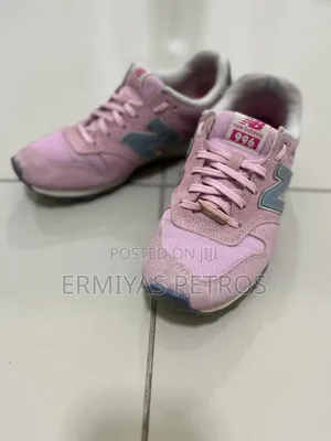 New Balance 996 Vintage Style Women’S Sneakers