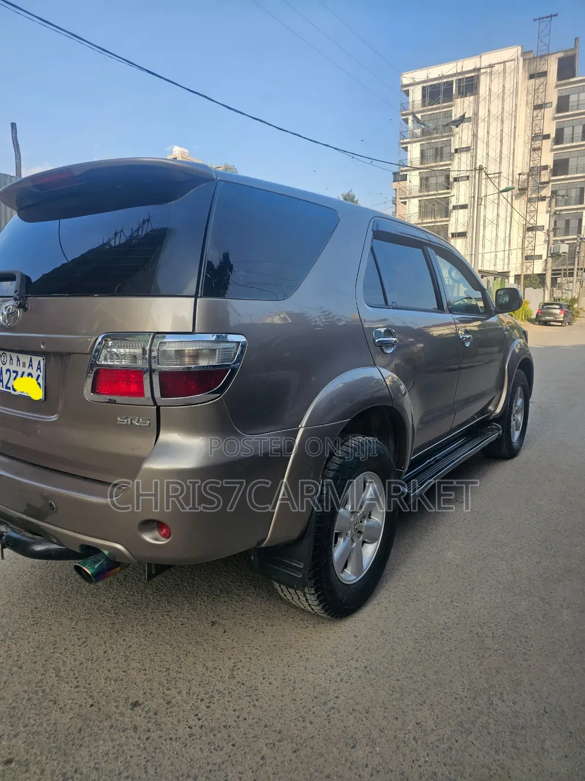 Toyota Fortuner 2.7 RWD 2011 Gold