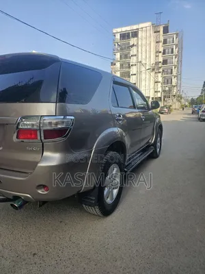 Toyota Fortuner 2.7 AWD 2011 Brown