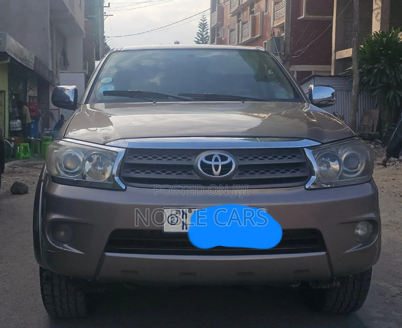 Toyota Fortuner 2.5 D AWD 2011 Gold