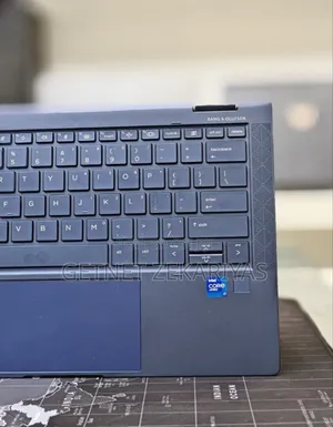 New Laptop HP Dragonfly G2 16GB Intel Core I7 SSD 512GB