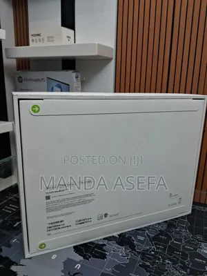 New Laptop Apple MacBook Pro 24GB Apple M4 SSD 1T