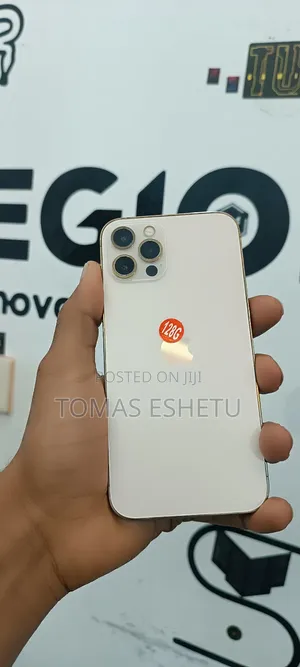 Photo - Apple iPhone 12 Pro 128 GB Gold