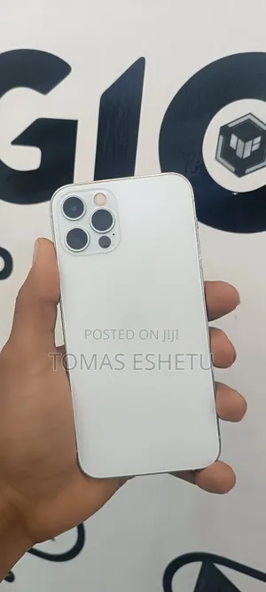 Photo - Apple iPhone 12 Pro 256 GB Gold