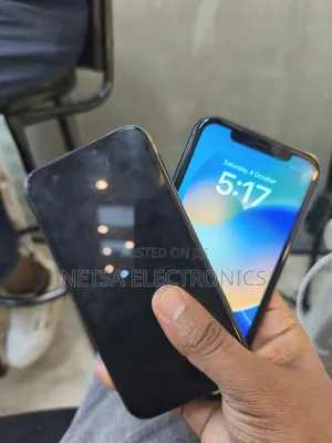 Photo - Apple iPhone 11 128 GB Black