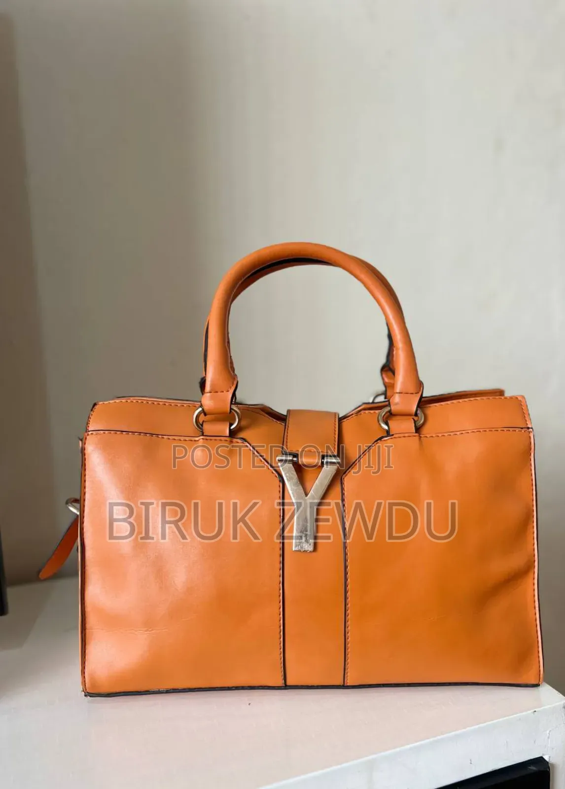 Stylish Pink Ladies Handbag – Elegant Bow Design Price: 1,800 Etb