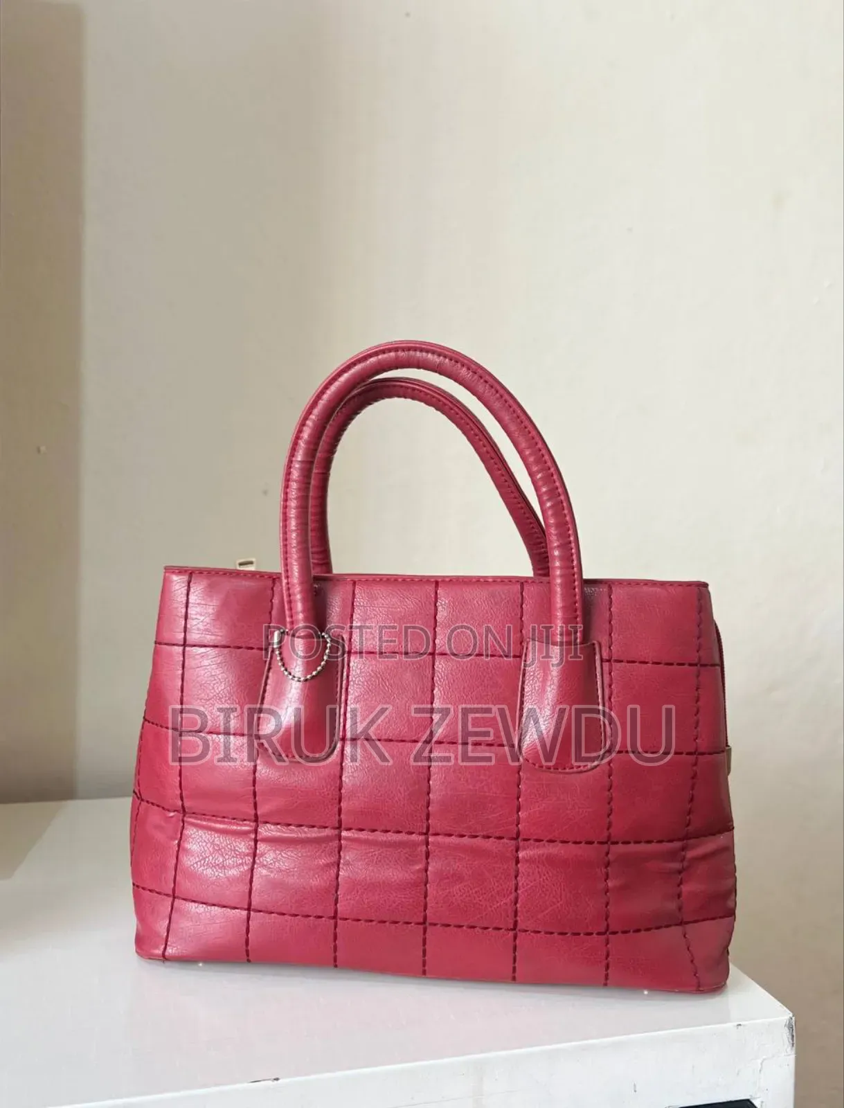 Stylish Pink Ladies Handbag – Elegant Bow Design Price: 1,800 Etb