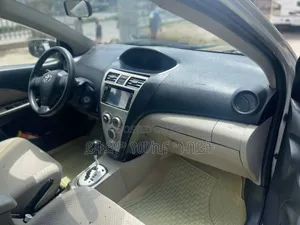 Toyota Belta 2008 Silver