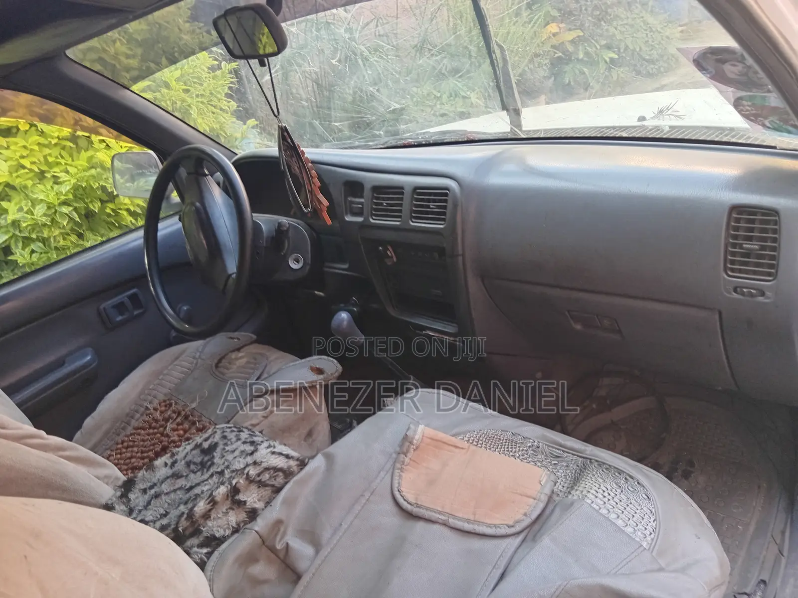 Toyota Hilux 2000 White