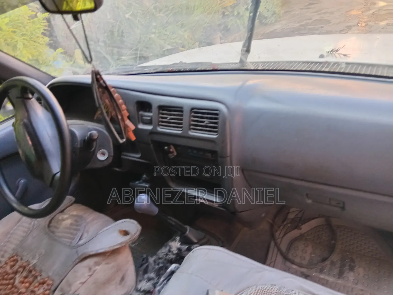 Toyota Hilux 2000 White