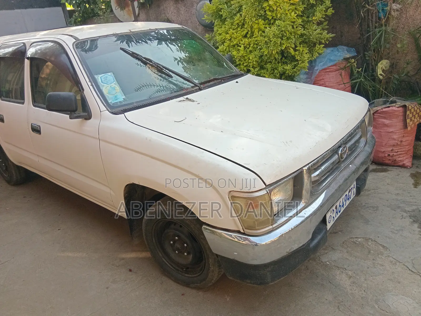 Toyota Hilux 2000 White