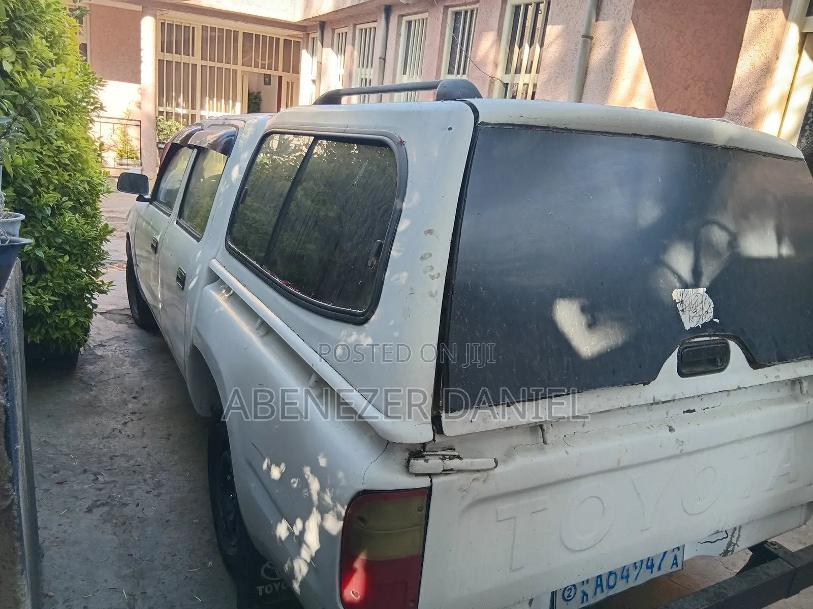 Toyota Hilux 2000 White