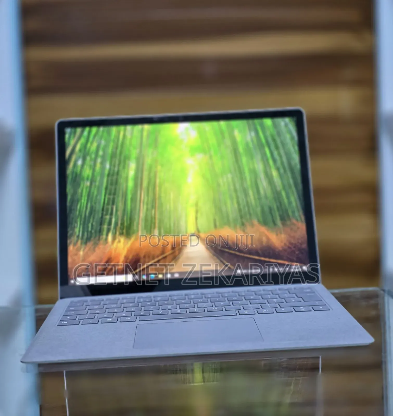 New Laptop Microsoft Surface 8GB Intel Core I5 SSD 512GB