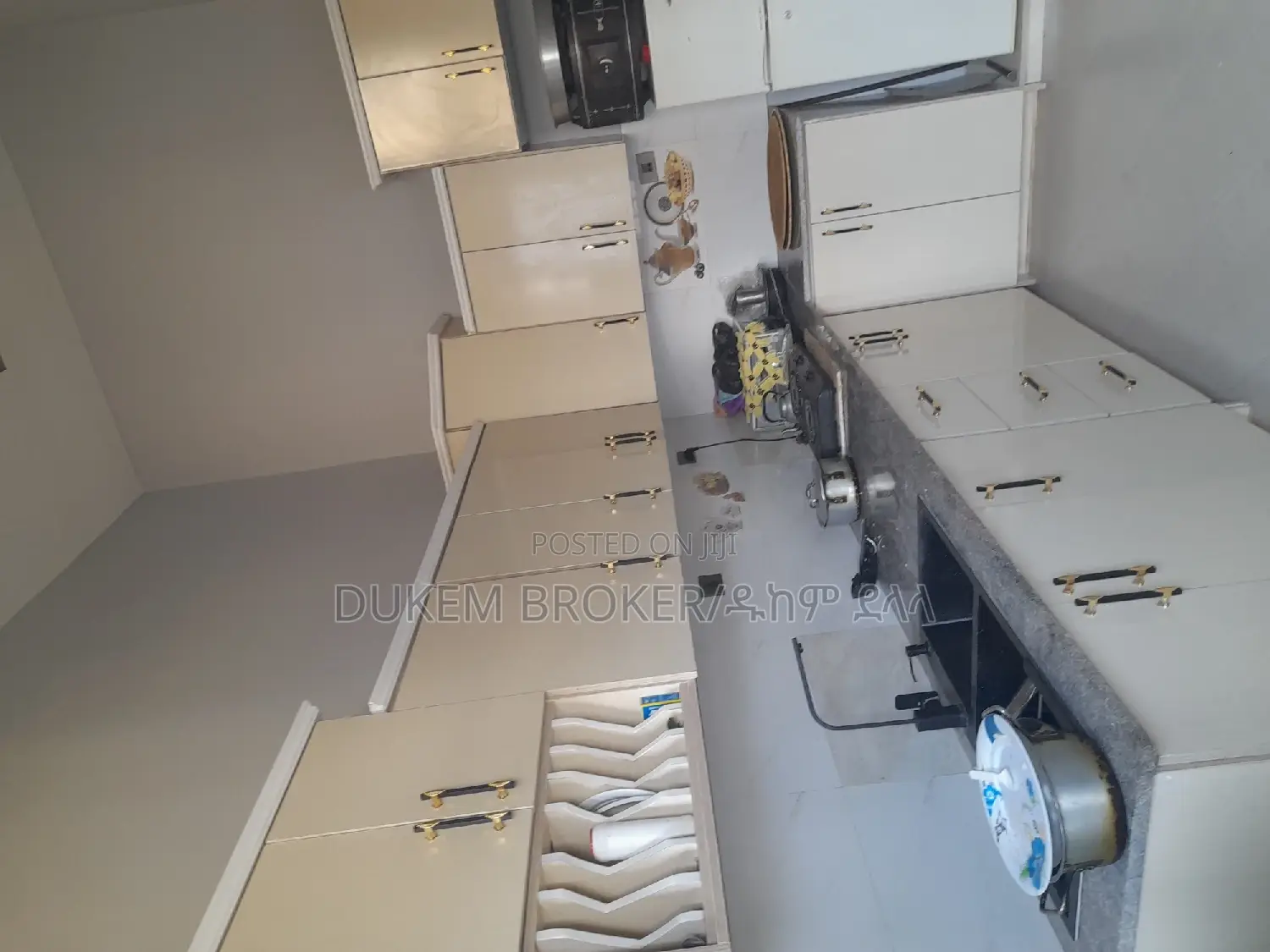 Furnished 3bdrm House in ዱከም, East Shewa for sale