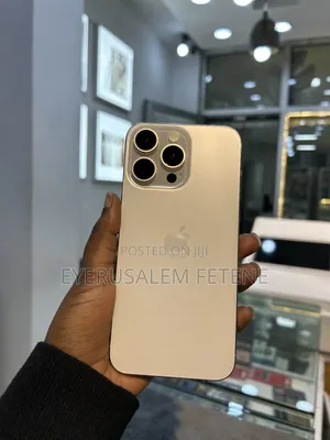 Photo - Apple iPhone 15 Pro Max 256 GB Black