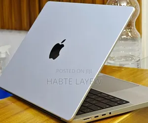 New Laptop Apple MacBook Pro M1 16GB Apple M1 Pro SSD 1T