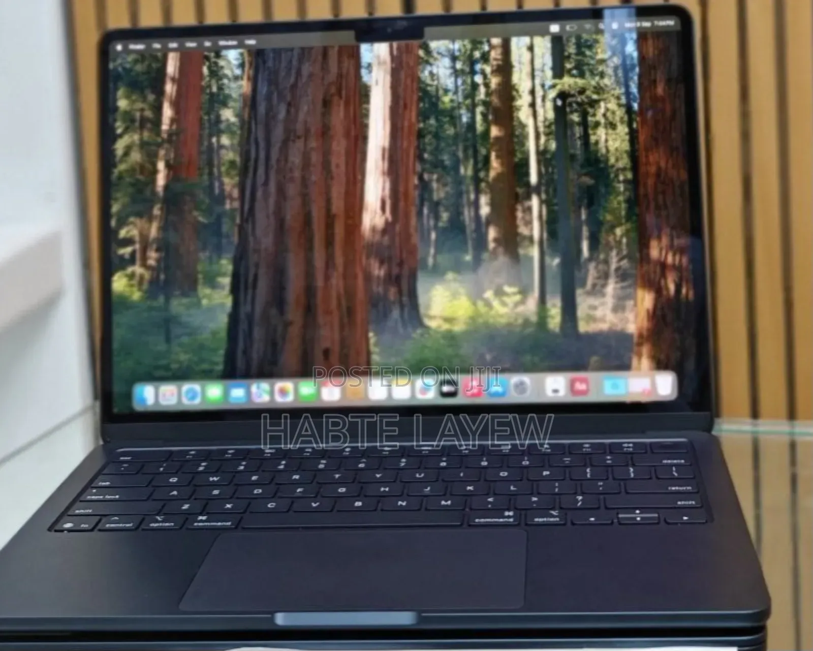 New Laptop Apple MacBook Air 2024 M3 13-Inch 16GB Apple M3 SSD 256GB