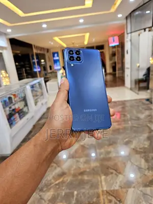 Photo - New Samsung Galaxy M33 5G 128 GB Black