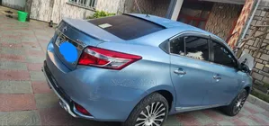 Toyota Yaris L Hatchback 5dr 2014 Blue