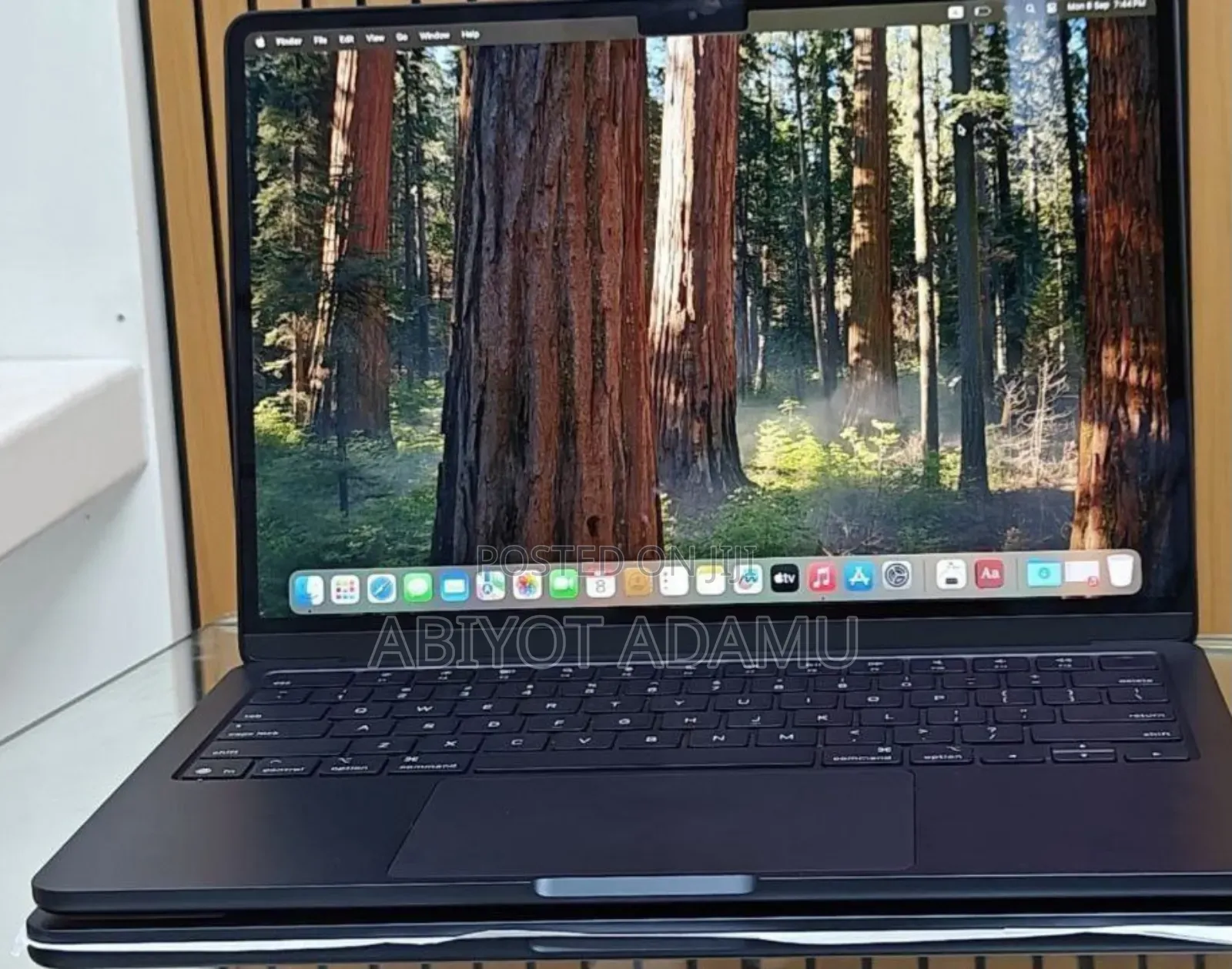 New Laptop Apple MacBook Air 2024 M3 15-Inch 16GB Apple M3 SSD 256GB