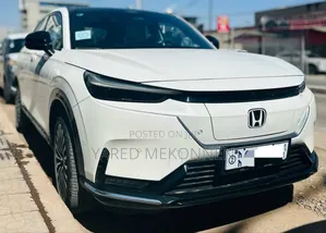 Photo - Honda CR-V 2022 White