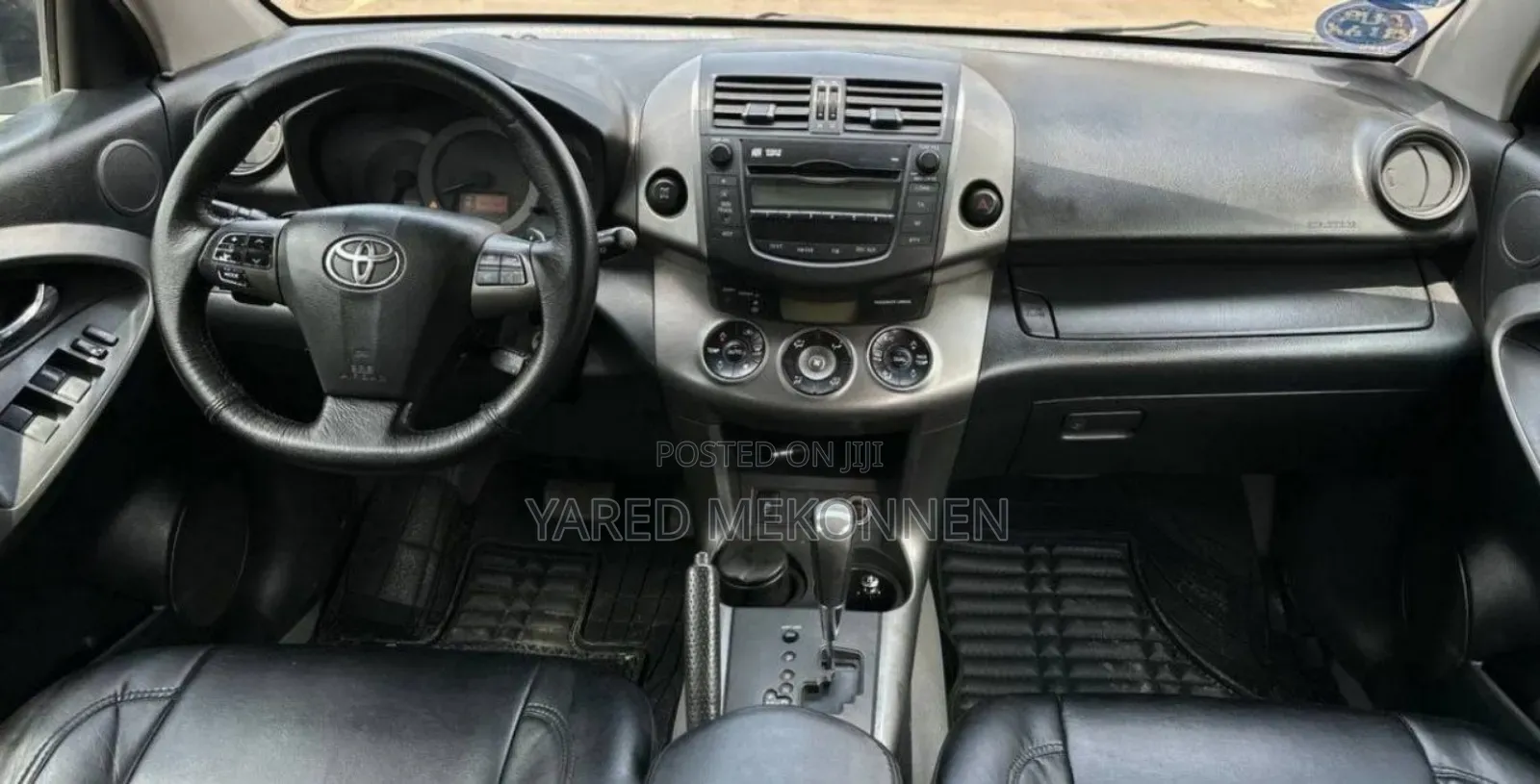 Toyota RAV4 2010 Gold