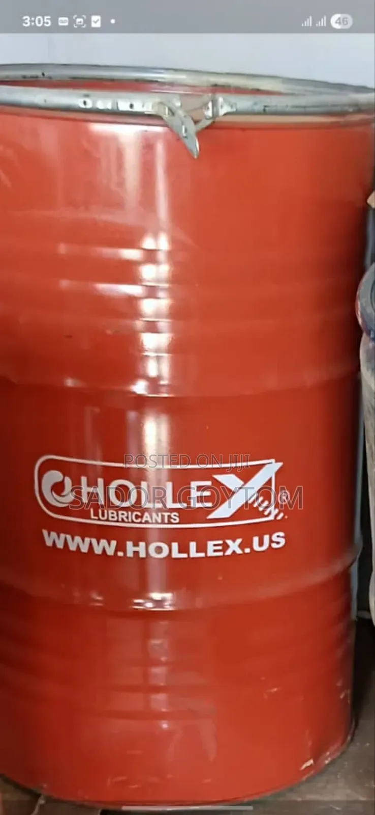 ቀዩ በርሚል/Sae 40/ቁጥር ነው(208)ሊትር እና በ ጀሪካን 20ሊትር/ ሰማያዊው 15w40 ነው 200 ሊትር